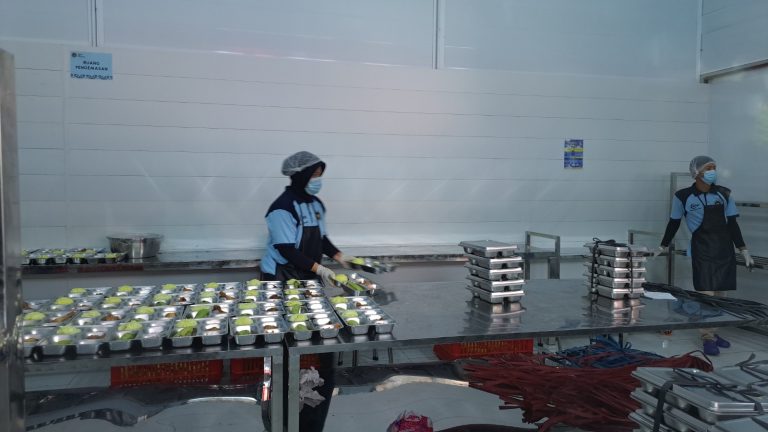 Blitar Nutrition Service Permits Lag as Only 16.7 Percent of SPPG Facilities Secure Hygiene Certificates